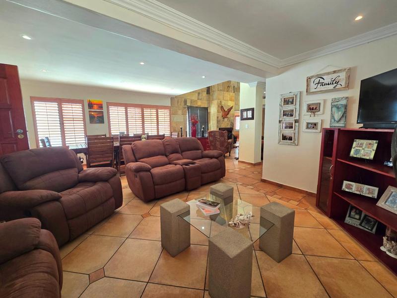 5 Bedroom Property for Sale in Golden Mile Western Cape